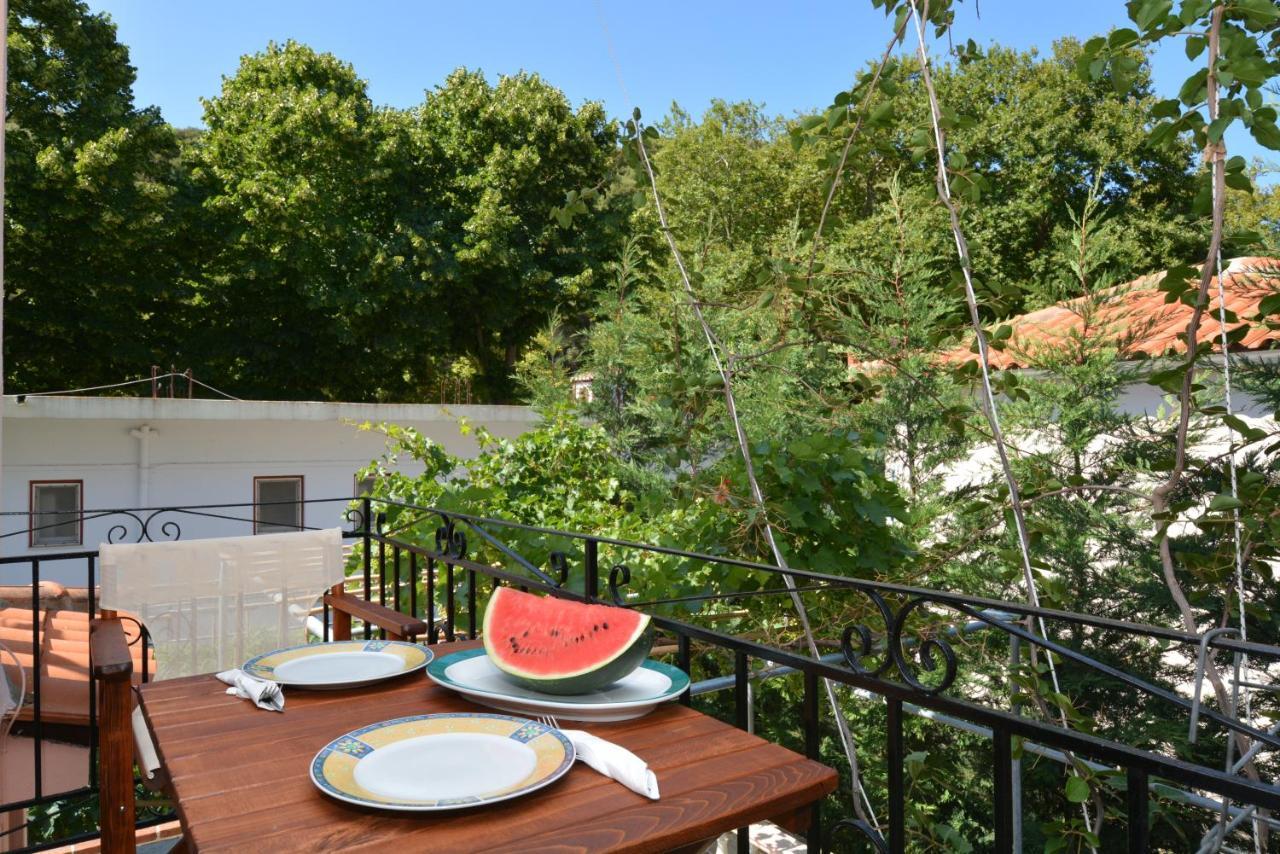 Korinas House Hotell Agnontas Eksteriør bilde